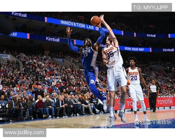 快船队客场战胜开拓者,球队重拾信心备战下一场比赛 快船队客场战胜开拓者,球队重拾信心备战下一场比赛